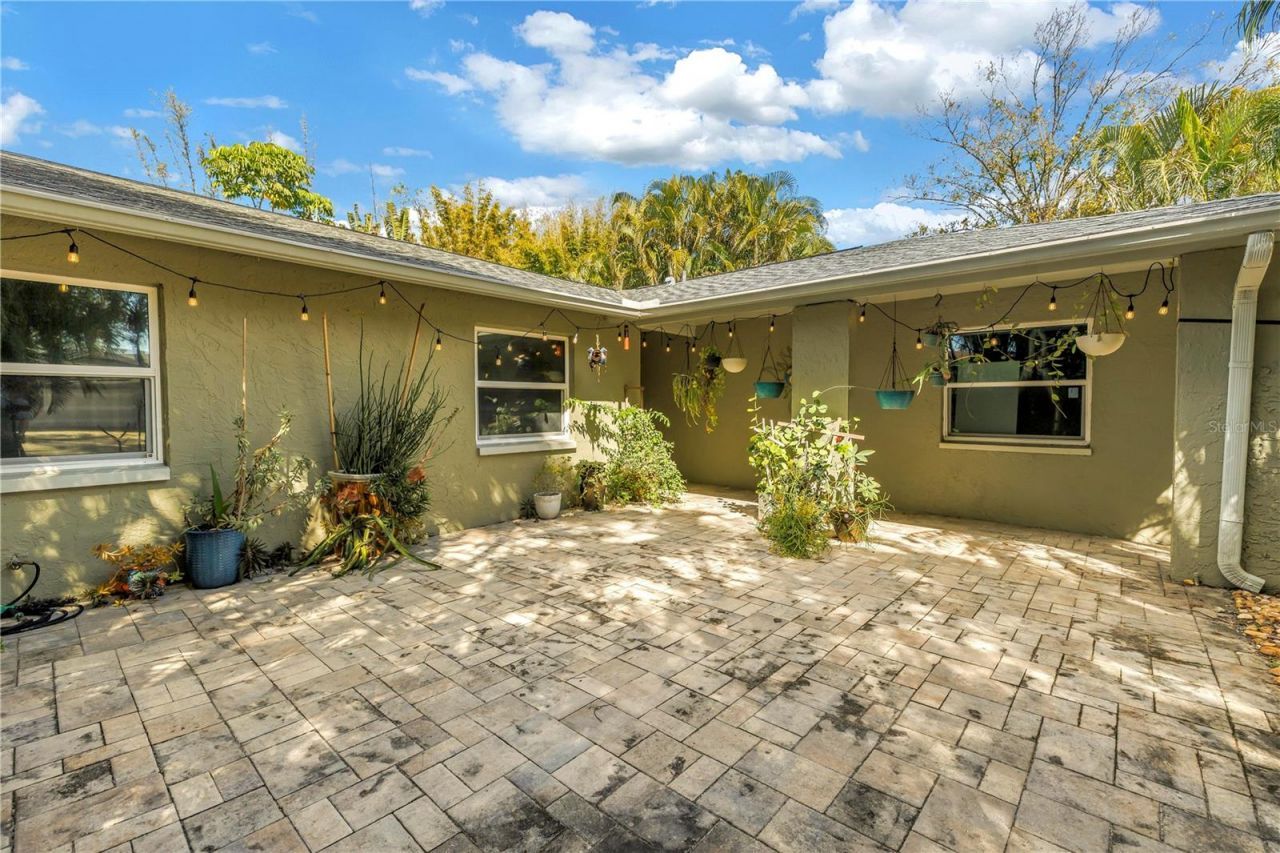 6821 N Circle Creek Dr, Pinellas Park, FL 33781 Photo