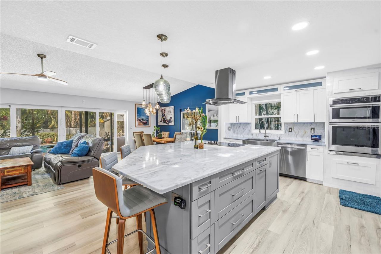 6821 N Circle Creek Dr, Pinellas Park, FL 33781 Photo