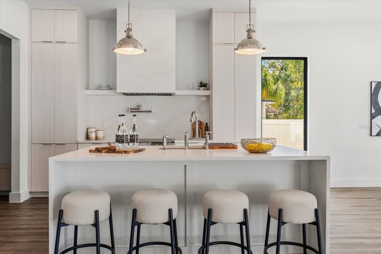 1320 Cloverlawn Avenue , Orlando, FL 32806 Photo