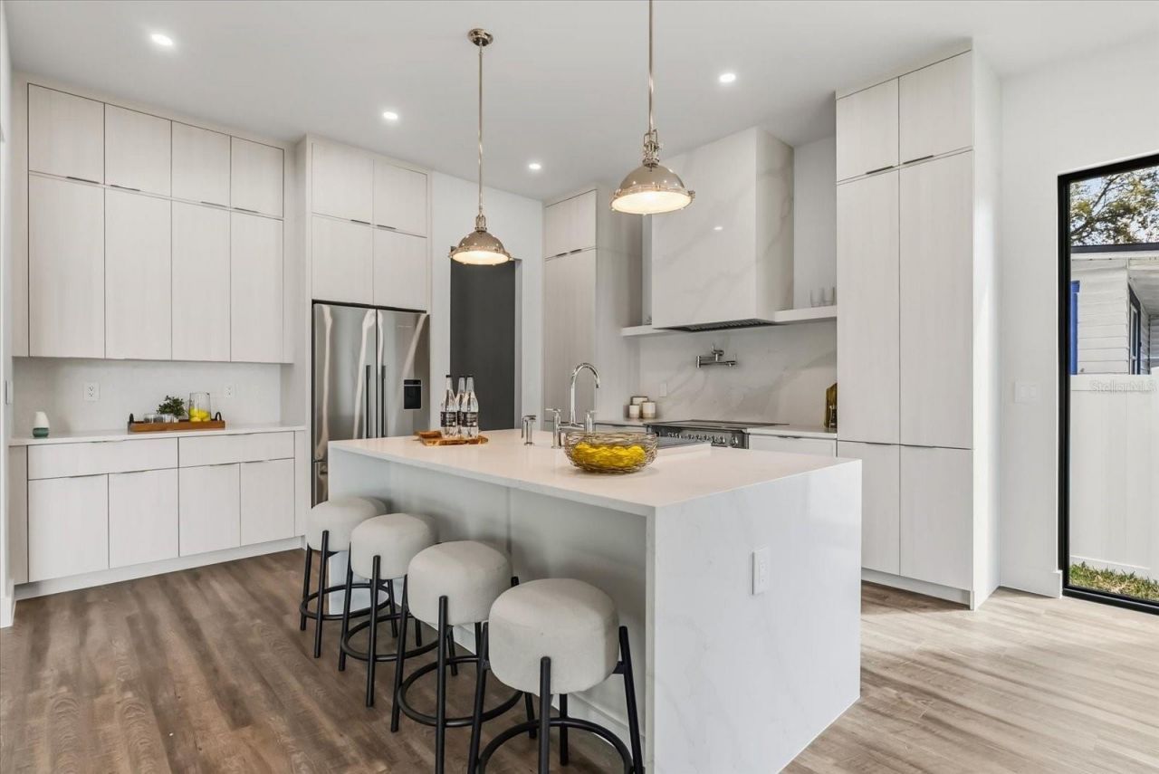 1320 Cloverlawn Avenue , Orlando, FL 32806 Photo