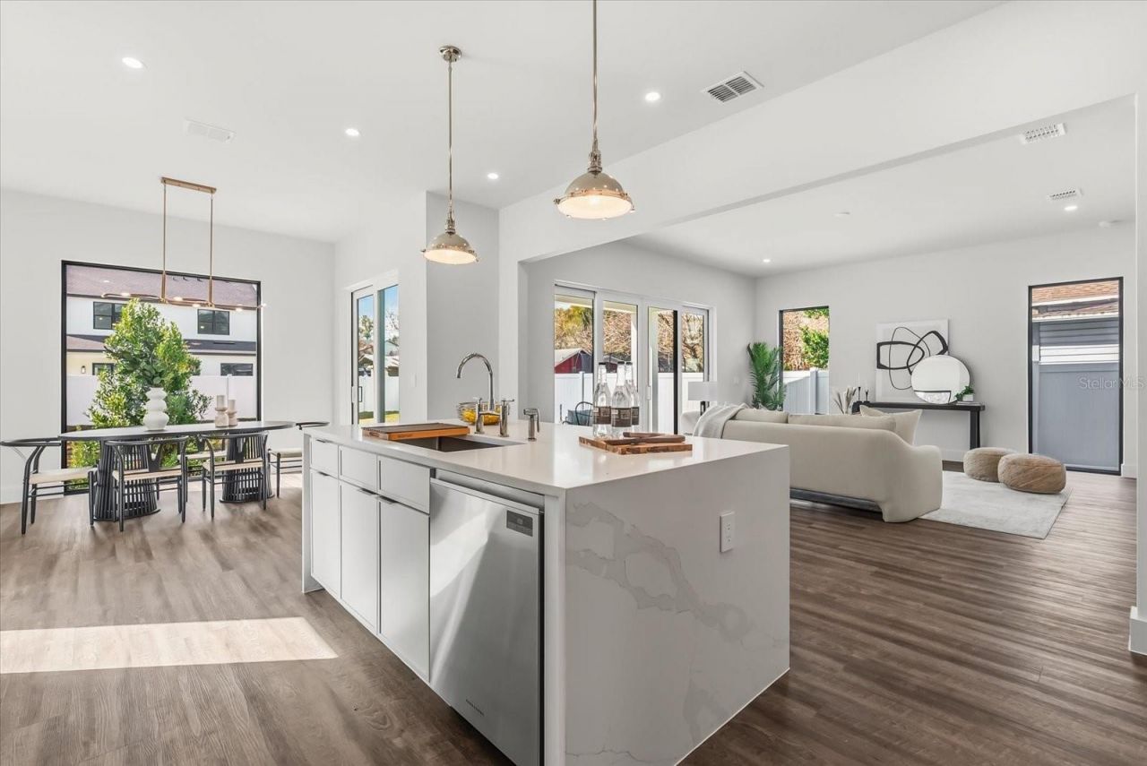 1320 Cloverlawn Avenue , Orlando, FL 32806 Photo