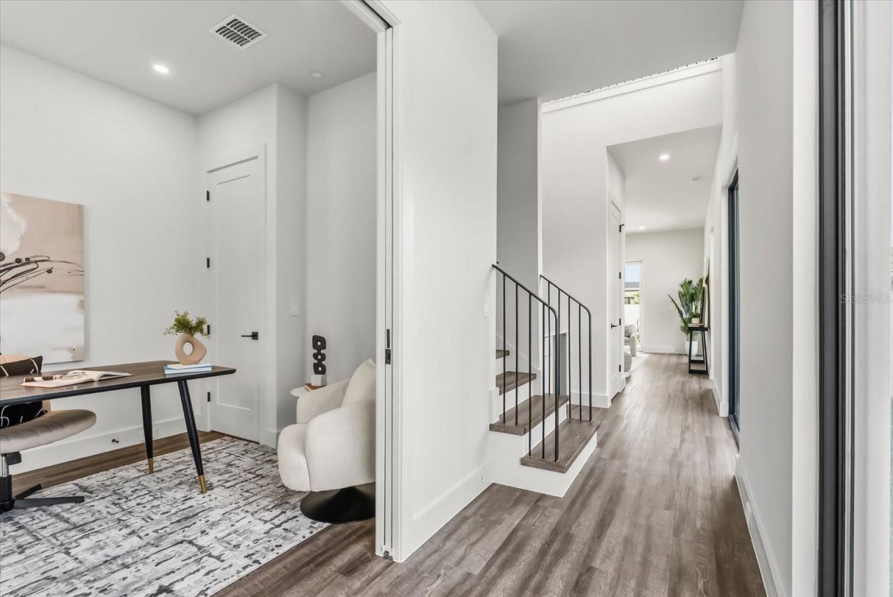 1320 Cloverlawn Avenue , Orlando, FL 32806 Photo