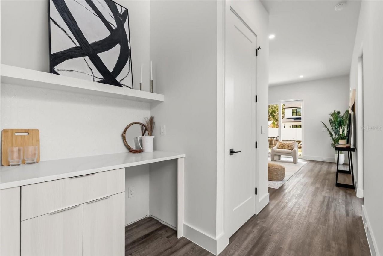 1320 Cloverlawn Avenue , Orlando, FL 32806 Photo