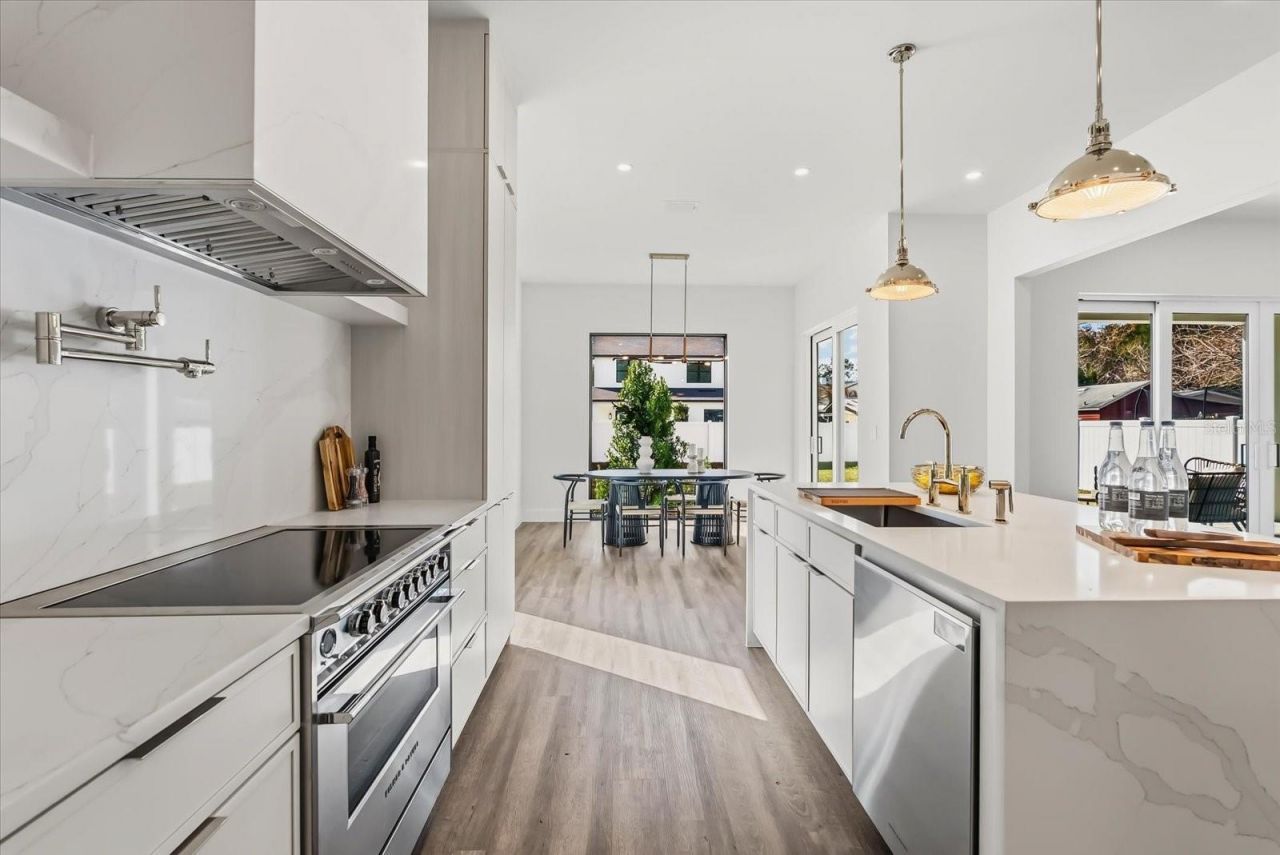 1320 Cloverlawn Avenue , Orlando, FL 32806 Photo