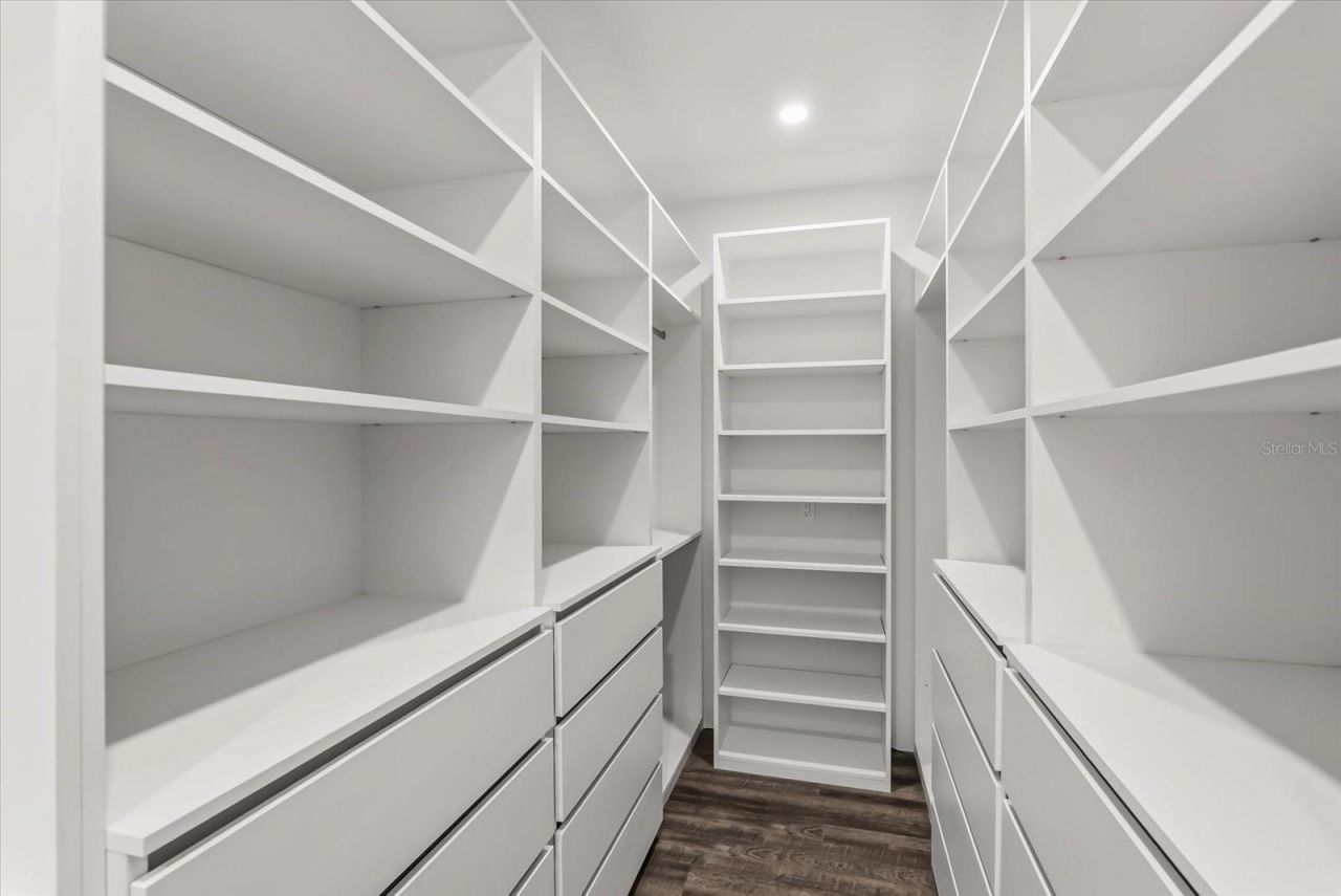 1320 Cloverlawn Avenue , Orlando, FL 32806 Photo