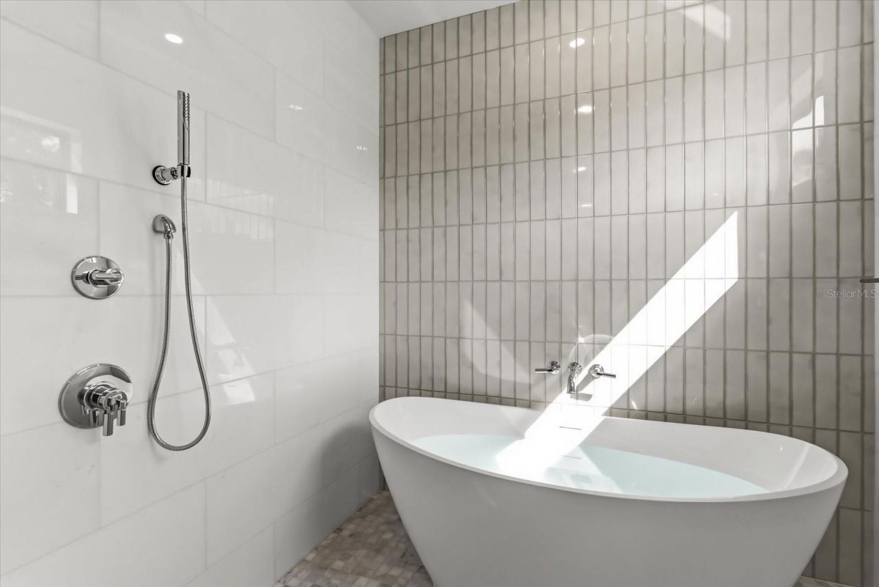 1320 Cloverlawn Avenue , Orlando, FL 32806 Photo