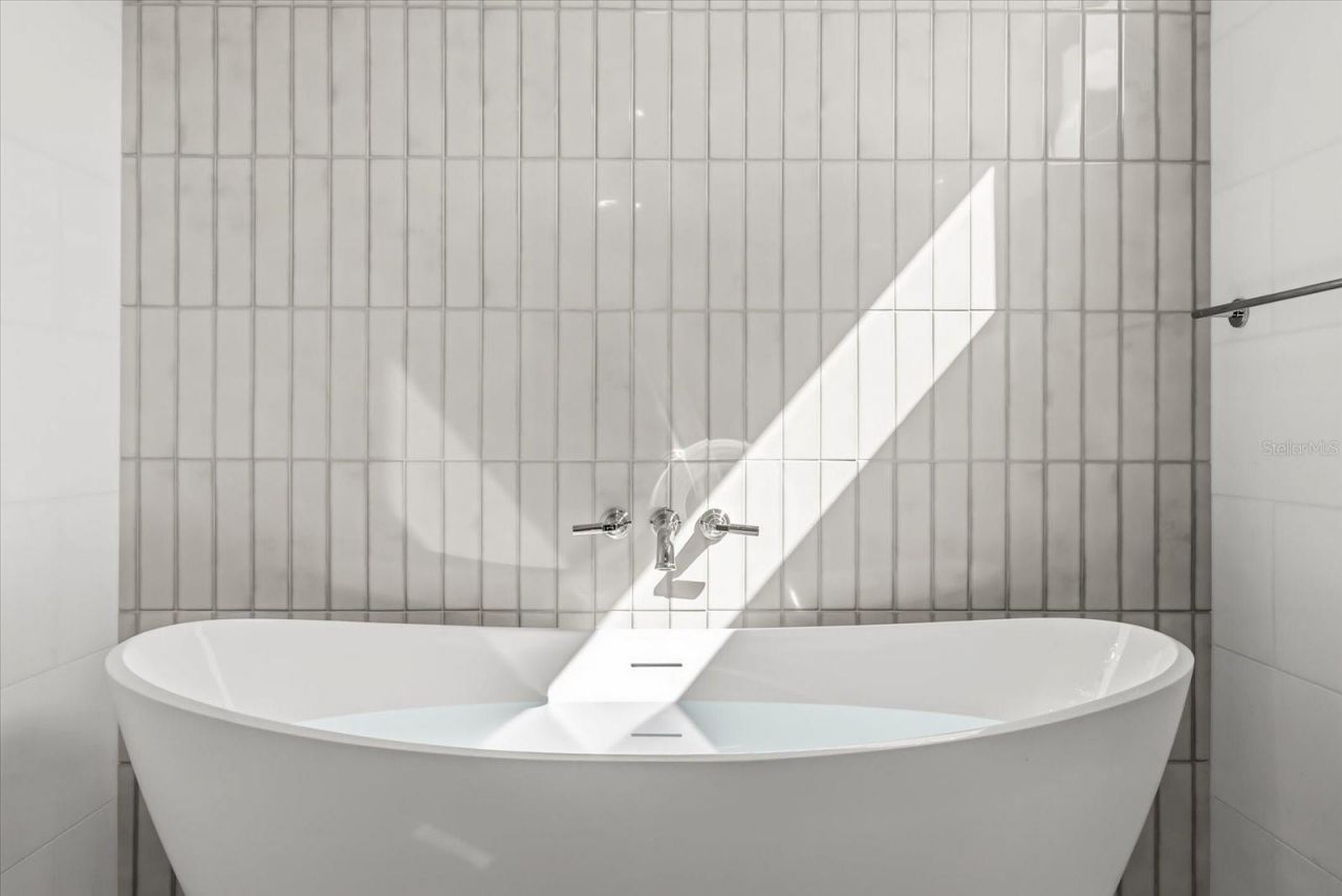 1320 Cloverlawn Avenue , Orlando, FL 32806 Photo