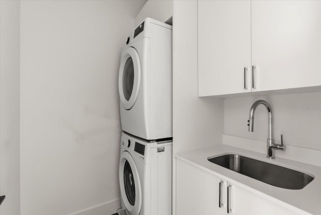 1320 Cloverlawn Avenue , Orlando, FL 32806 Photo