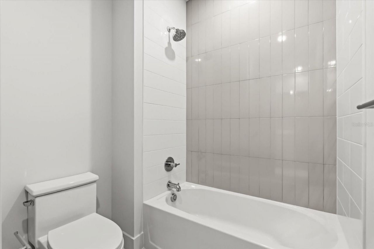 1320 Cloverlawn Avenue , Orlando, FL 32806 Photo