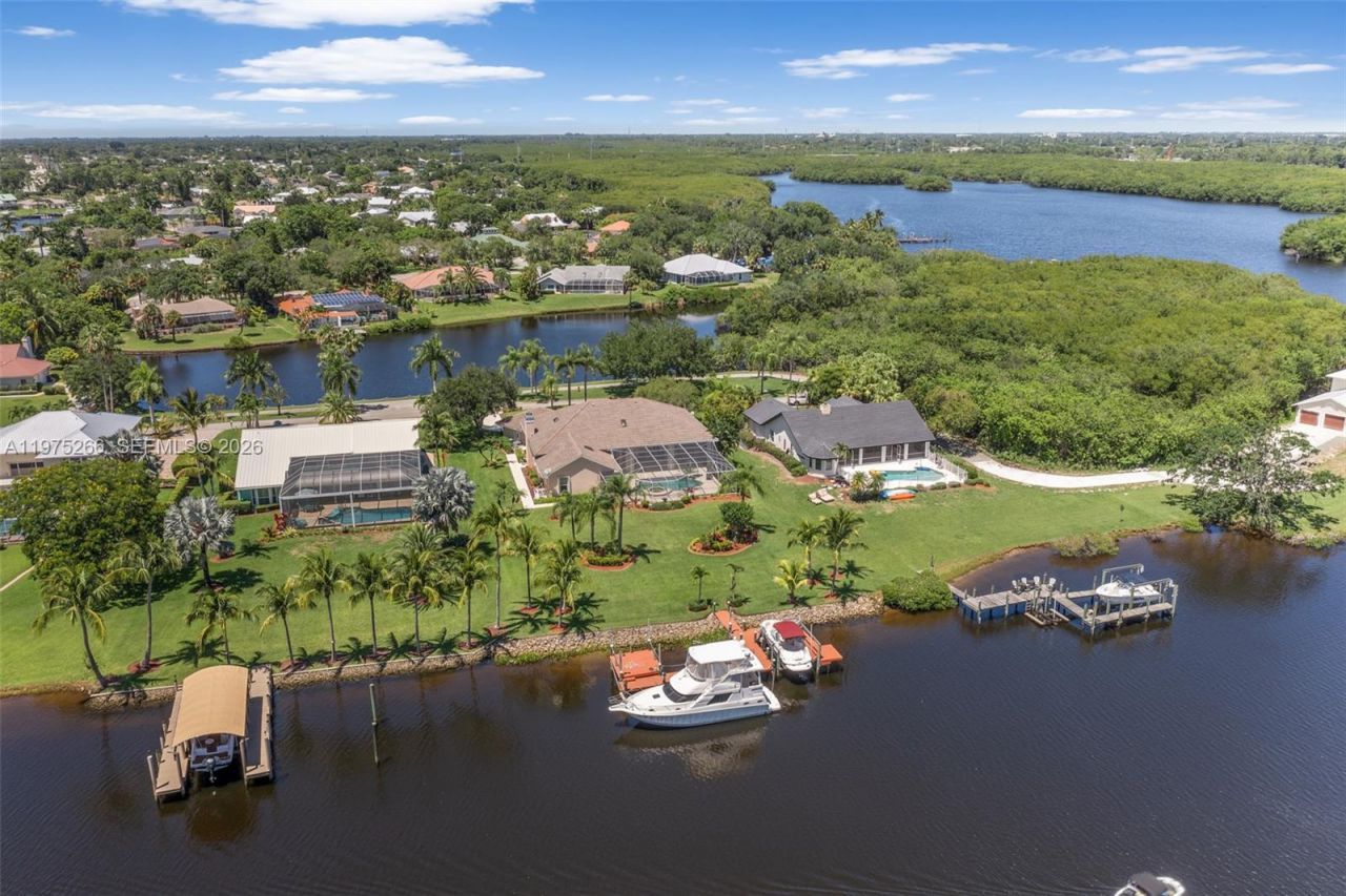 2674 SE Erickson Dr , Port Saint Lucie, FL 34984 Photo