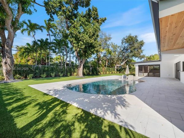 1931 186th Dr, North Miami Beach, FL 33179