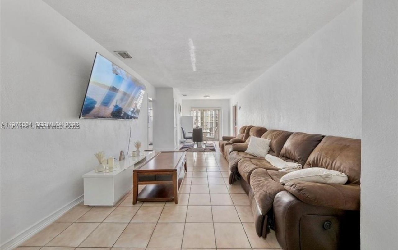 5300 SW 6th St , Miami, FL 33134 Photo