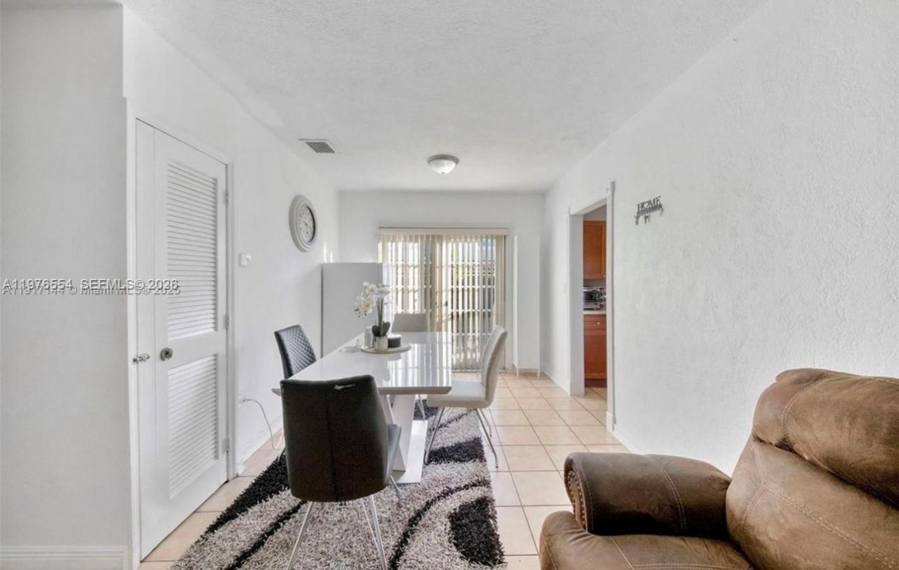 5300 SW 6th St , Miami, FL 33134 Photo