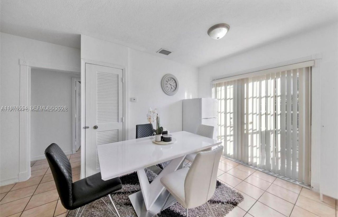 5300 SW 6th St , Miami, FL 33134 Photo