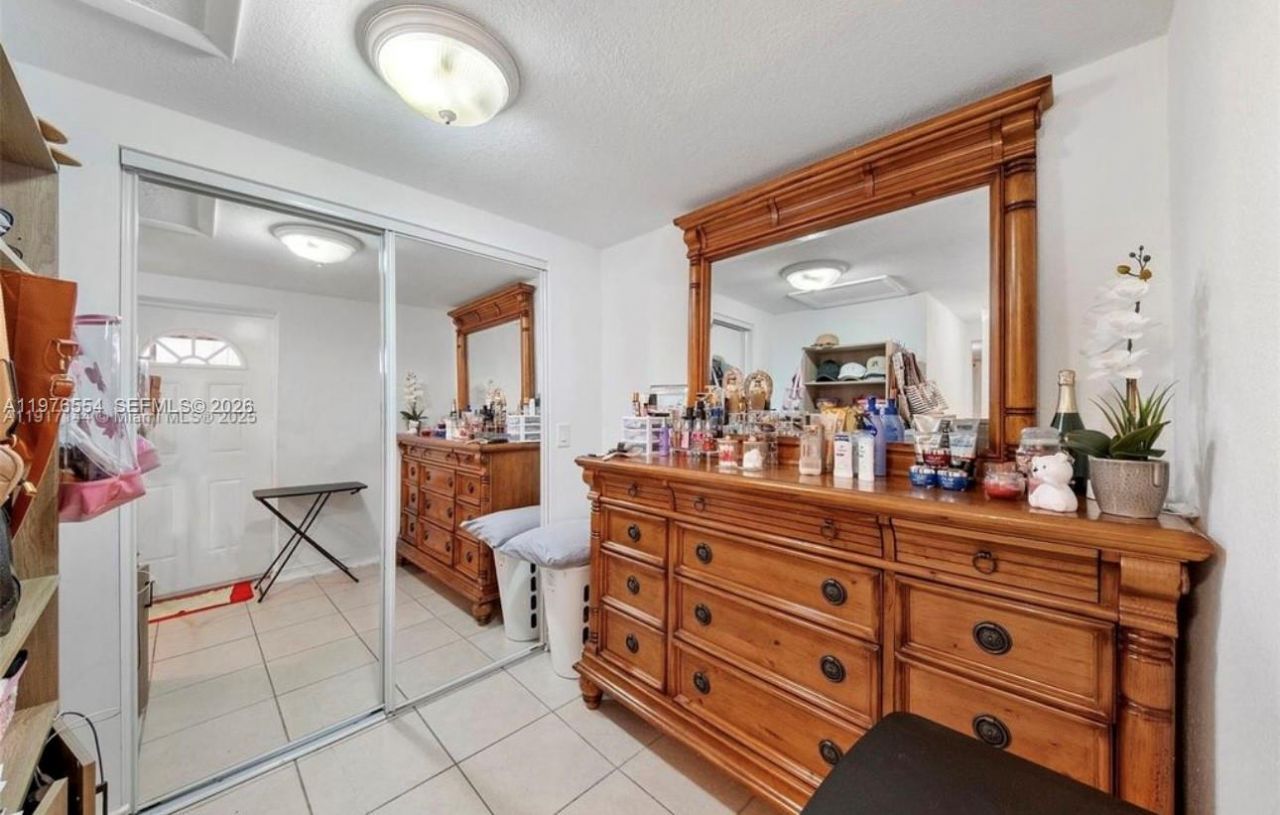 5300 SW 6th St , Miami, FL 33134 Photo