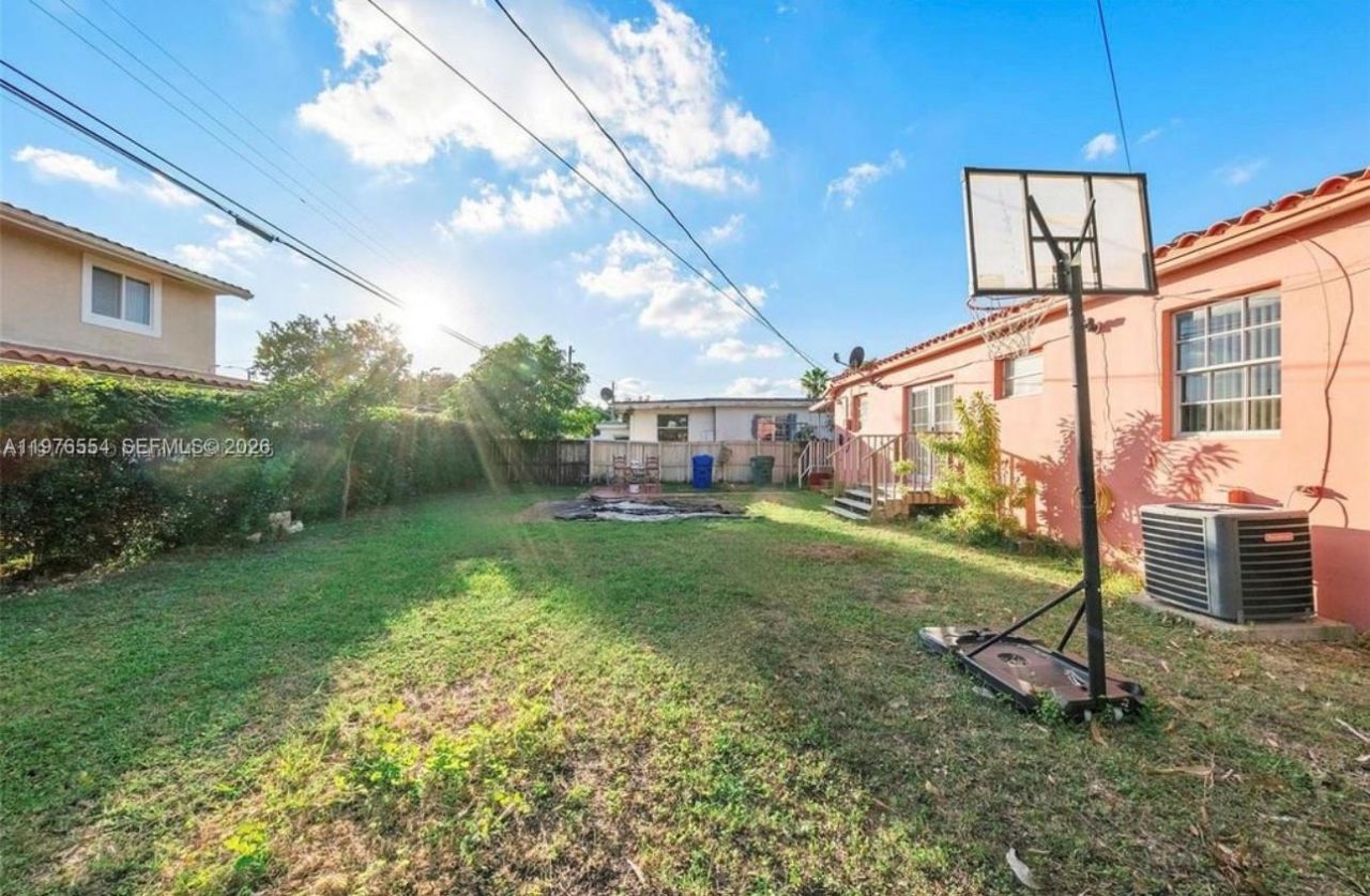 5300 SW 6th St , Miami, FL 33134 Photo