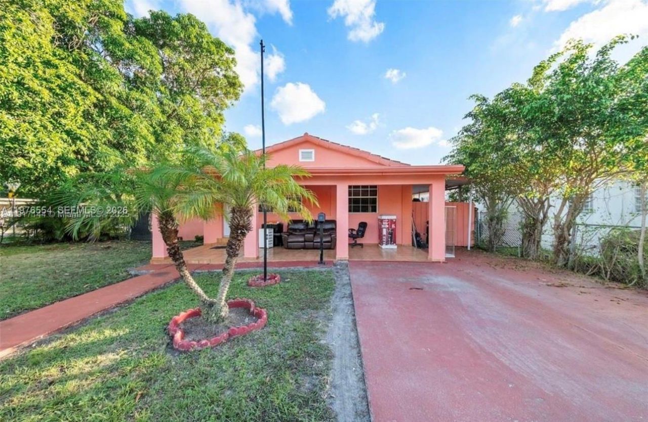 5300 SW 6th St , Miami, FL 33134 Photo