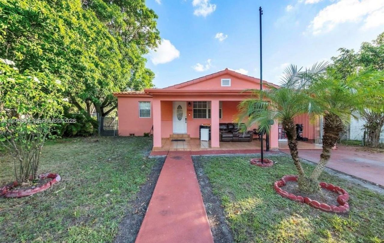 5300 SW 6th St , Miami, FL 33134 Photo