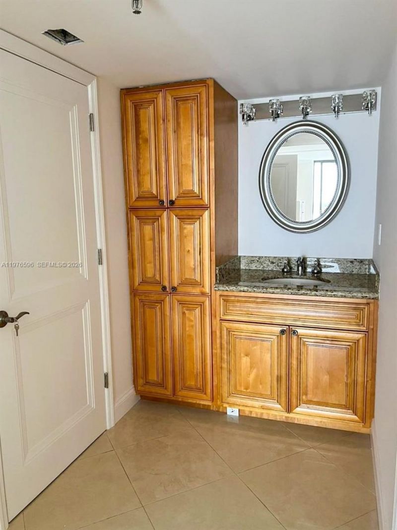 290 174th St, Unit 902, Sunny Isles Beach, FL 33160 Photo