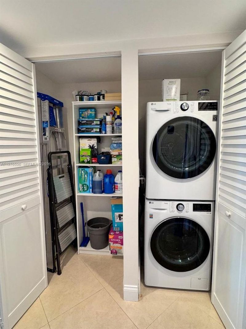 290 174th St, Unit 902, Sunny Isles Beach, FL 33160 Photo