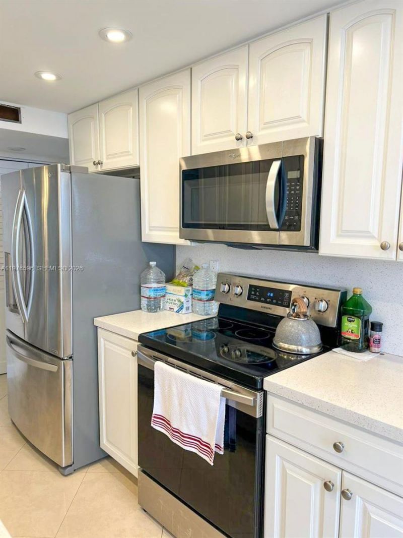 290 174th St, Unit 902, Sunny Isles Beach, FL 33160 Photo