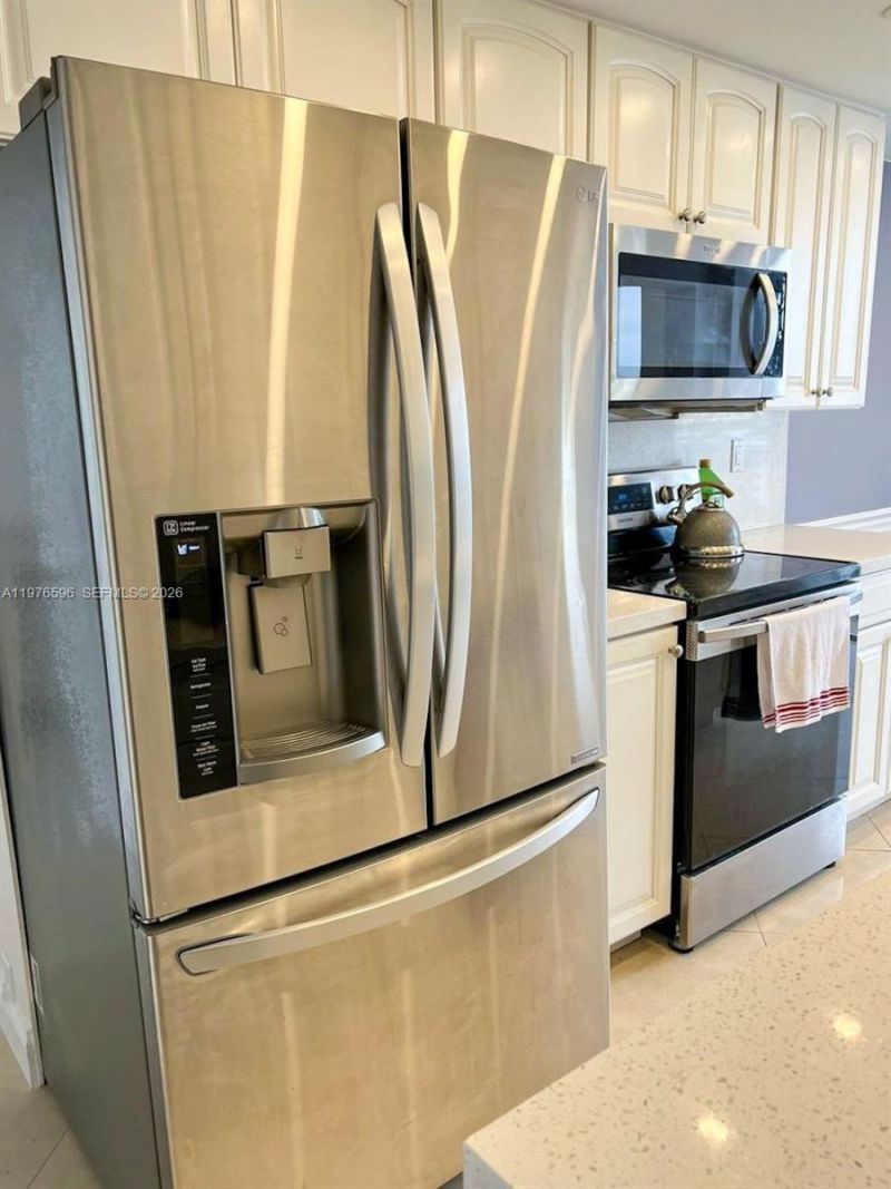 290 174th St, Unit 902, Sunny Isles Beach, FL 33160 Photo