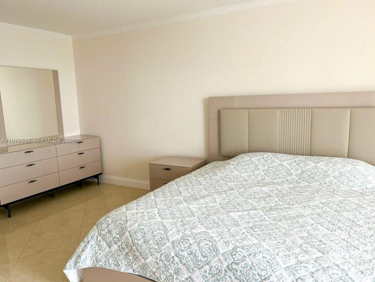 290 174th St, Unit 902, Sunny Isles Beach, FL 33160 Photo