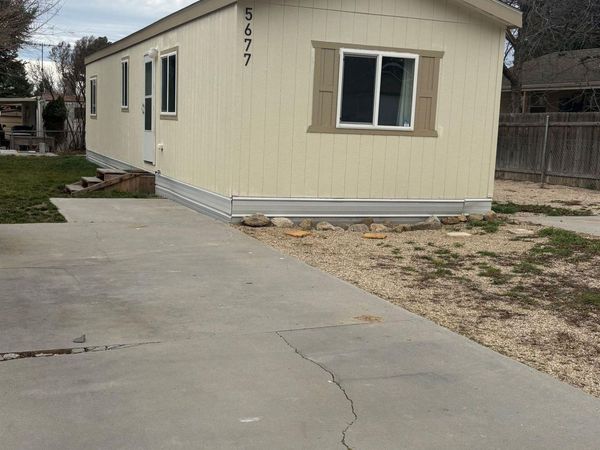 5677 E Woodcross Dr, Boise, ID 83716