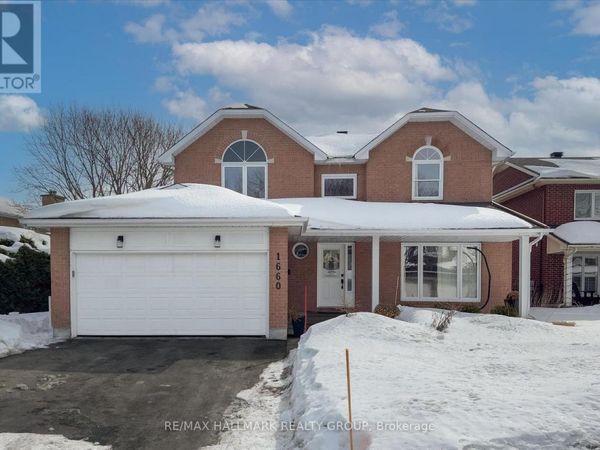 1660 Country Walk Drive, Ottawa, ON K1C8E2