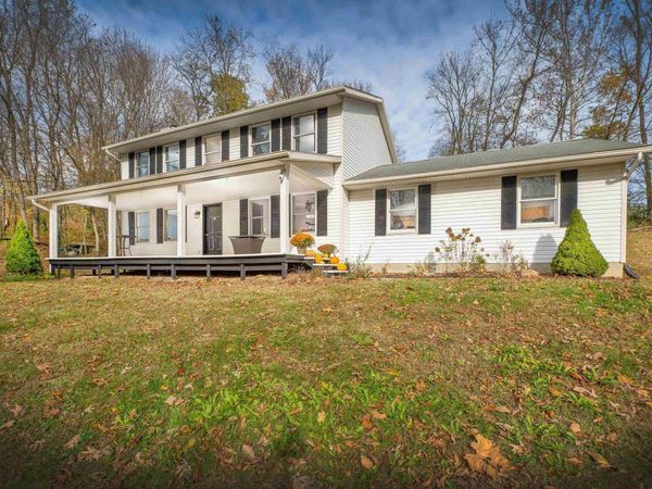 24305 Coshocton Rd, Howard, OH 43028