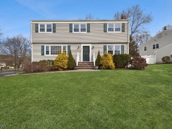 63 Mountain Ave, Mendham, NJ 07945