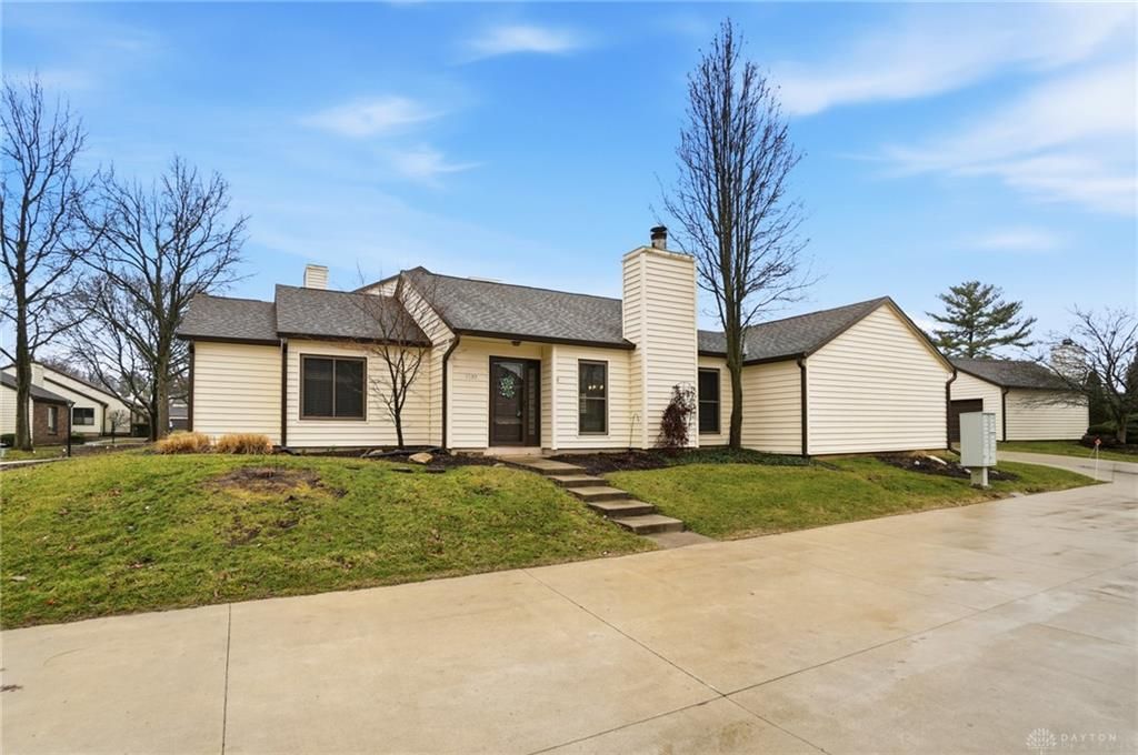 1320 Glastonbury Lane, Washington Township, OH 45459 Main Photo