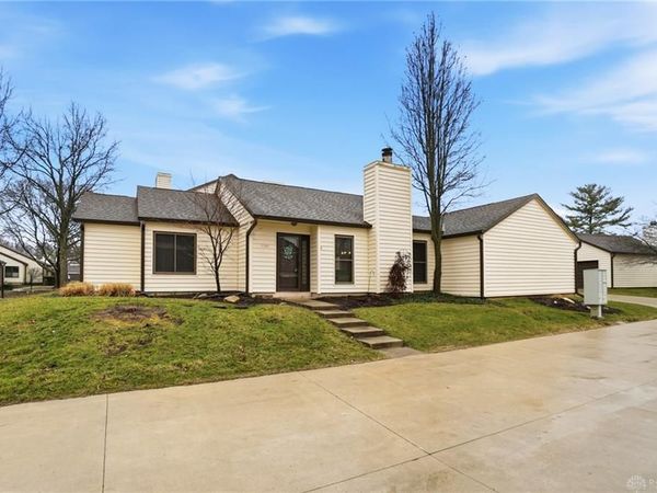 1320 Glastonbury Lane, Washington TWP, OH 45459