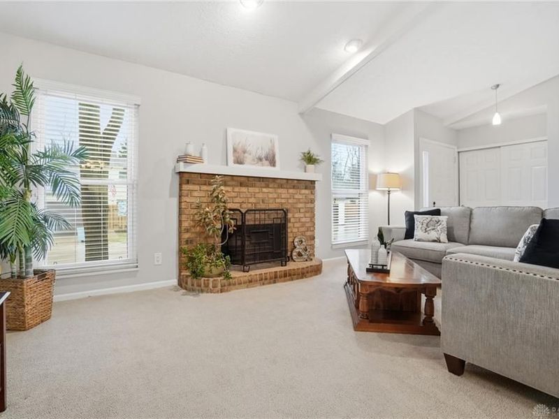 1320 Glastonbury Lane, Washington Township, OH 45459 Photo 6