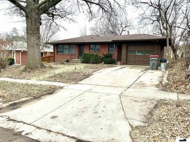 6641 Cleveland Avenue, Lincoln, NE 68507