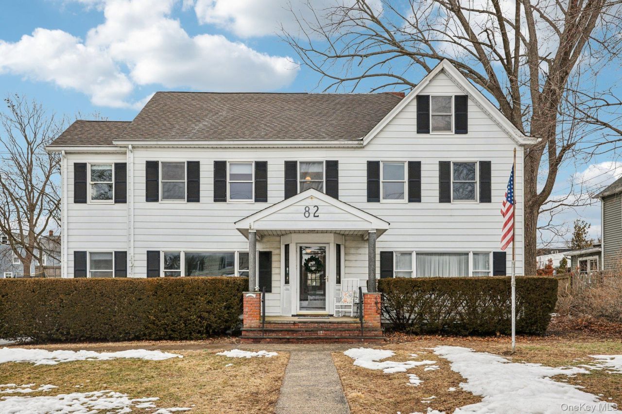 82 Vernon Avenue, East Norwich, NY 11732 Main Photo