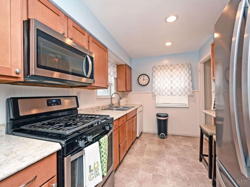 4442 Homelawn Avenue, Cincinnati, OH 45211 Photo 12