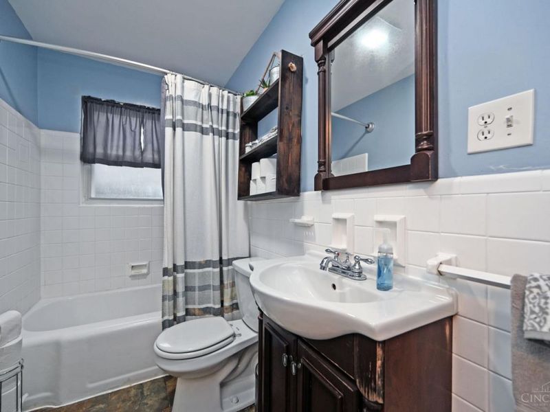 4442 Homelawn Avenue, Cincinnati, OH 45211 Photo 18