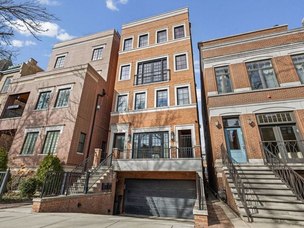 658 W Melrose Street , Unit 1, Chicago, IL 60657