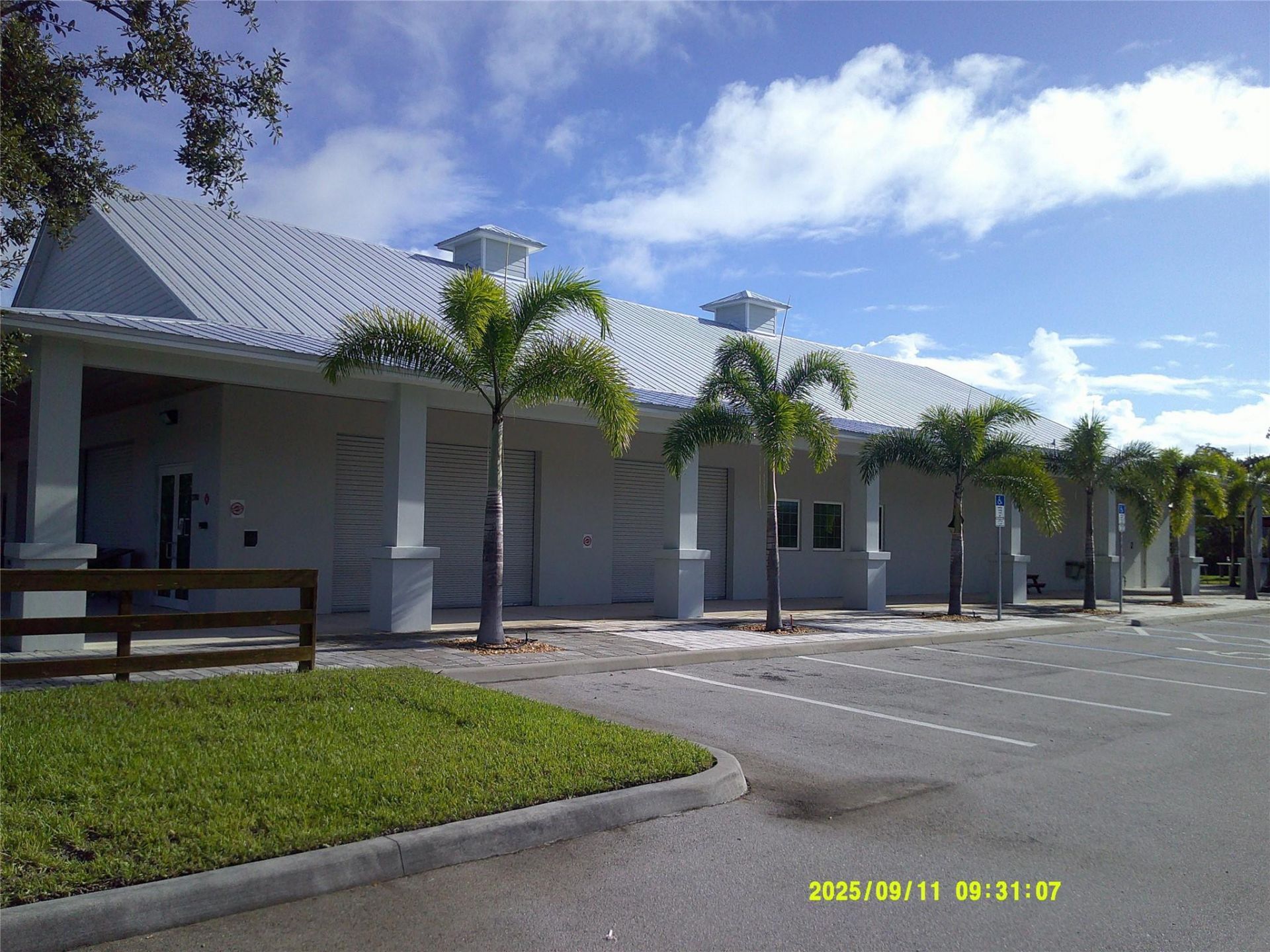 3700 SW 9th St, Unit #102, Vero Beach, FL 32968 Photo