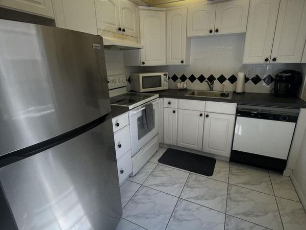 2 Flanders A, Delray Beach, FL 33484