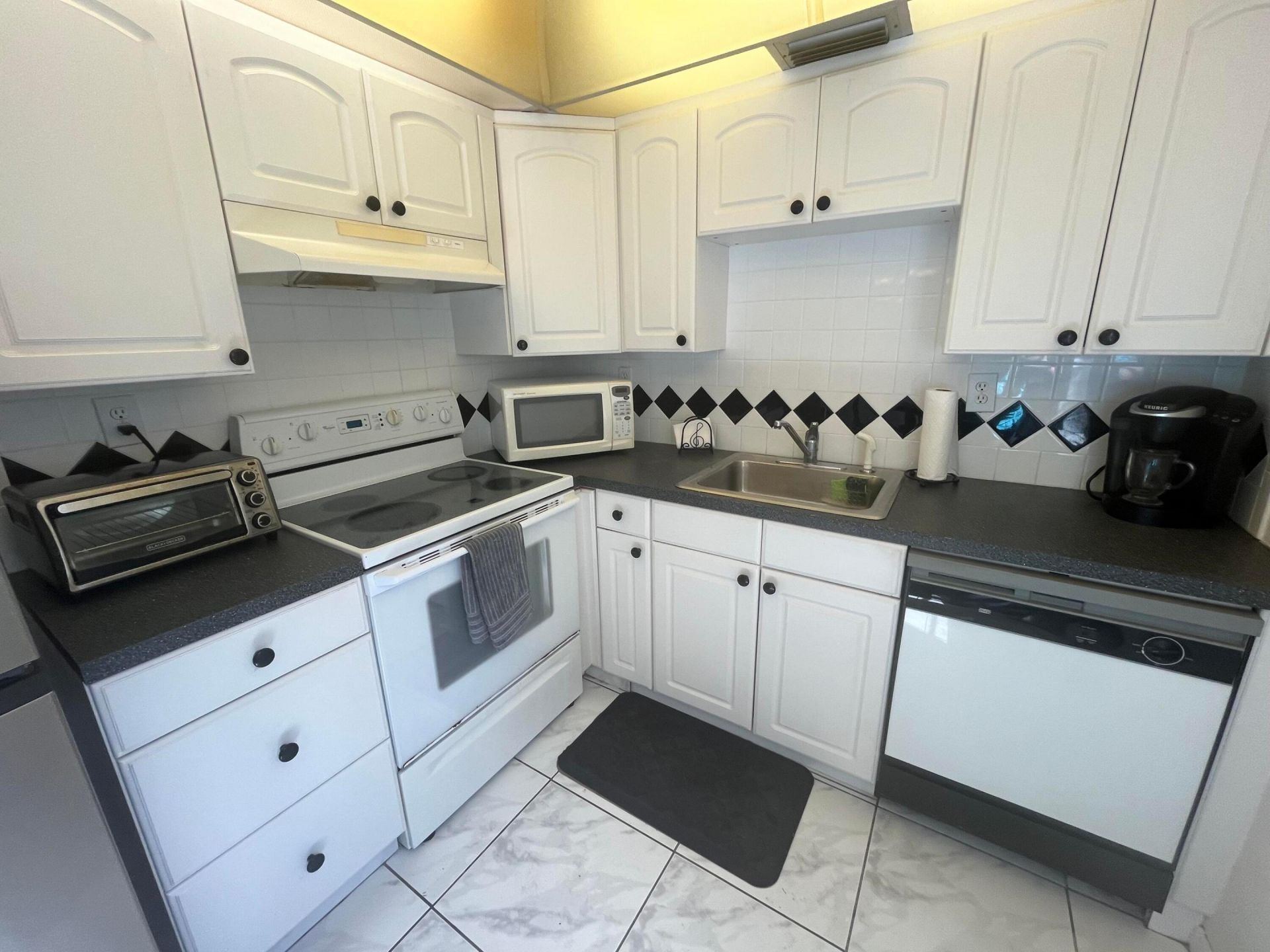 2 Flanders A, Delray Beach, FL 33484 Photo