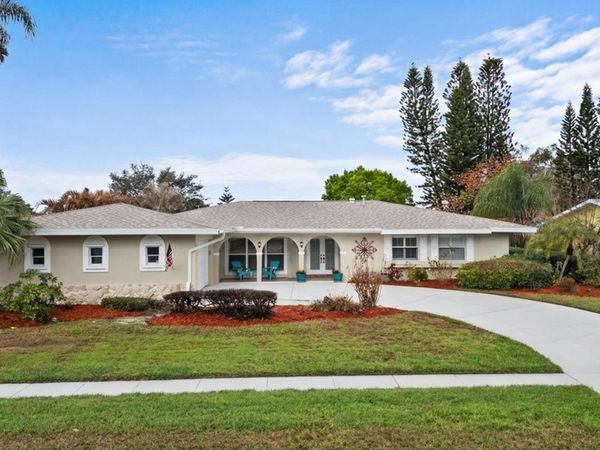 2802 SE Pine Valley Street, Port St. Lucie, FL 34952