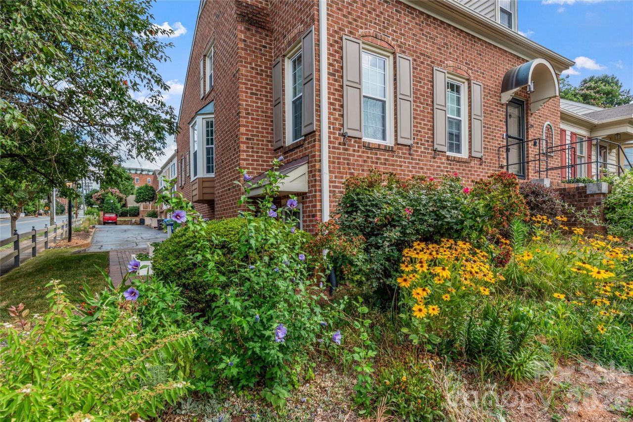 201 W Bank Street, Winston Salem, NC 27101 Main Photo