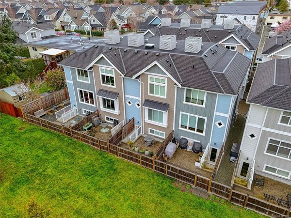 10480 Resthaven Dr, Unit 13, Sidney, BC V8L 3H7