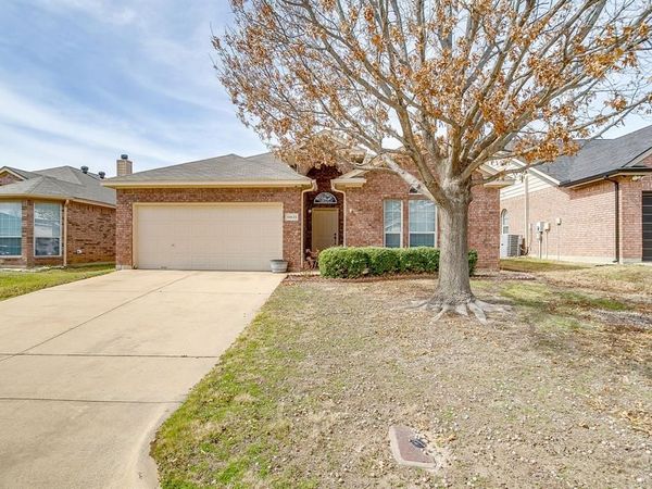 10625 Ashmore Drive, Fort Worth, TX 76131