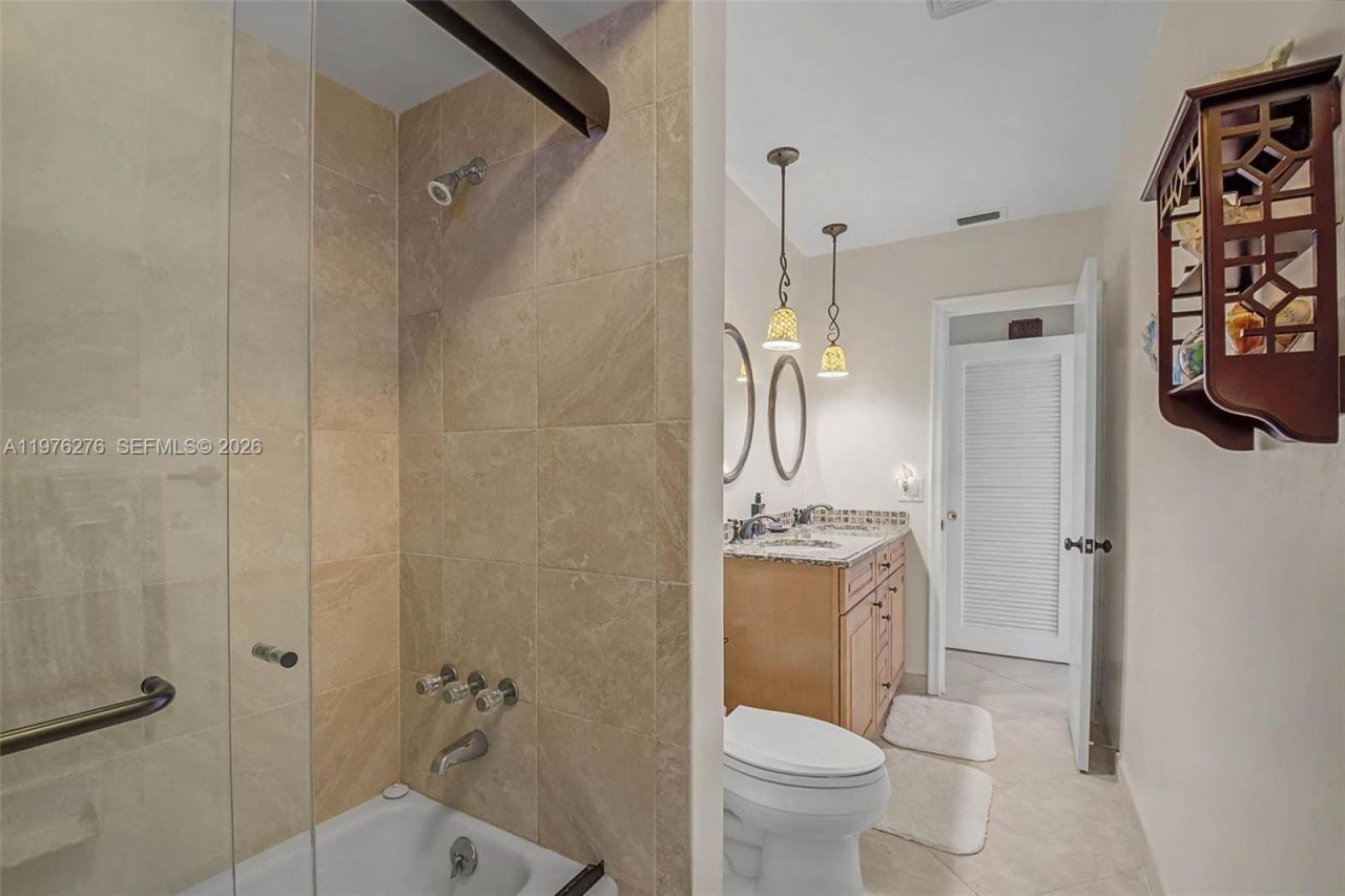 15401 SW 81 Av , Palmetto Bay, FL 33157 Photo