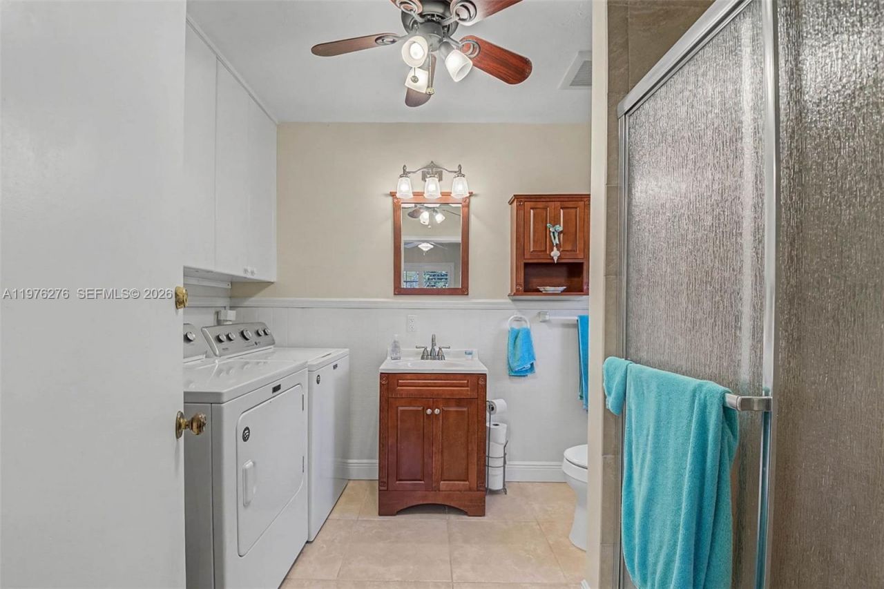 15401 SW 81 Av , Palmetto Bay, FL 33157 Photo