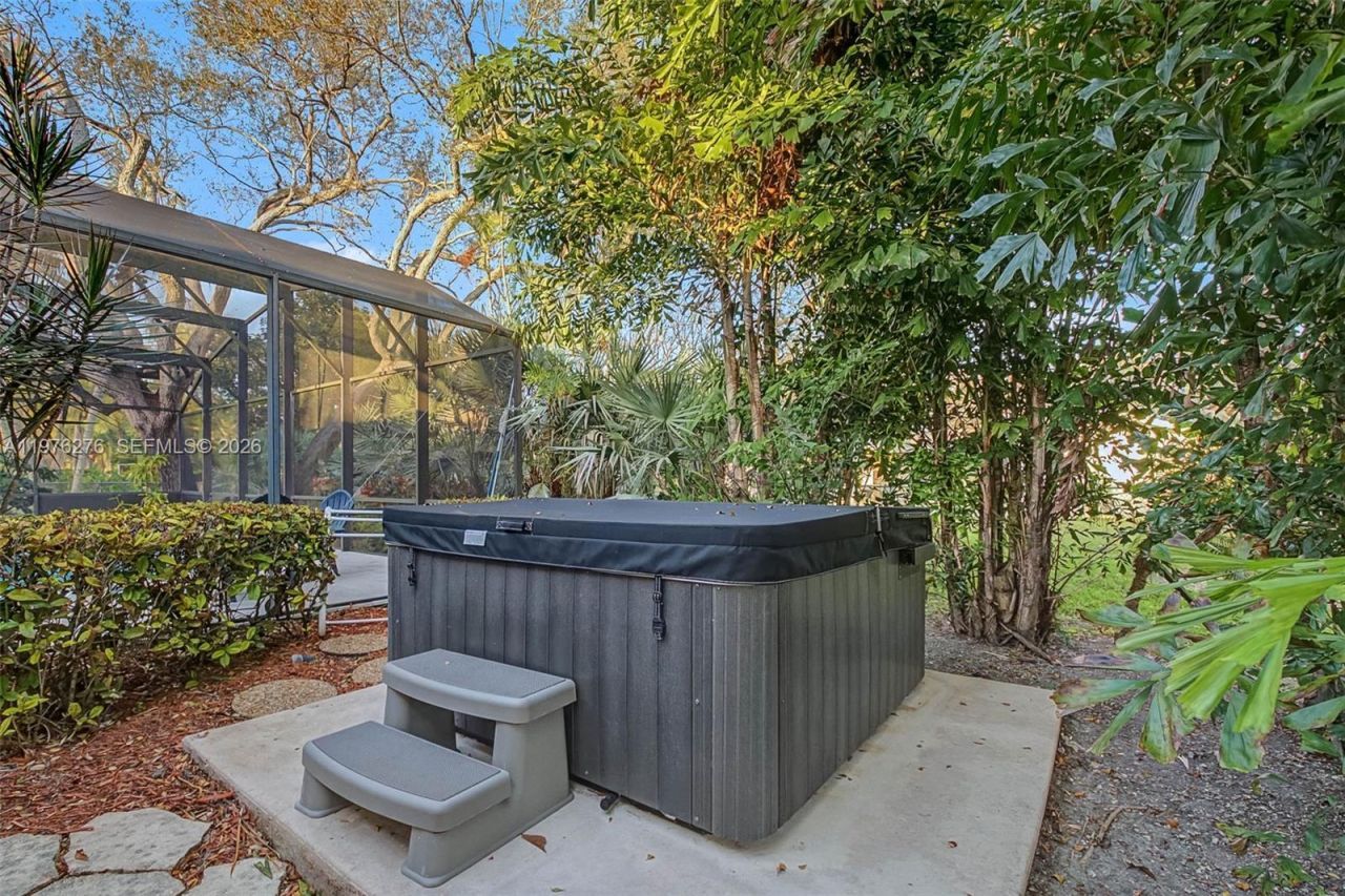 15401 SW 81 Av , Palmetto Bay, FL 33157 Photo