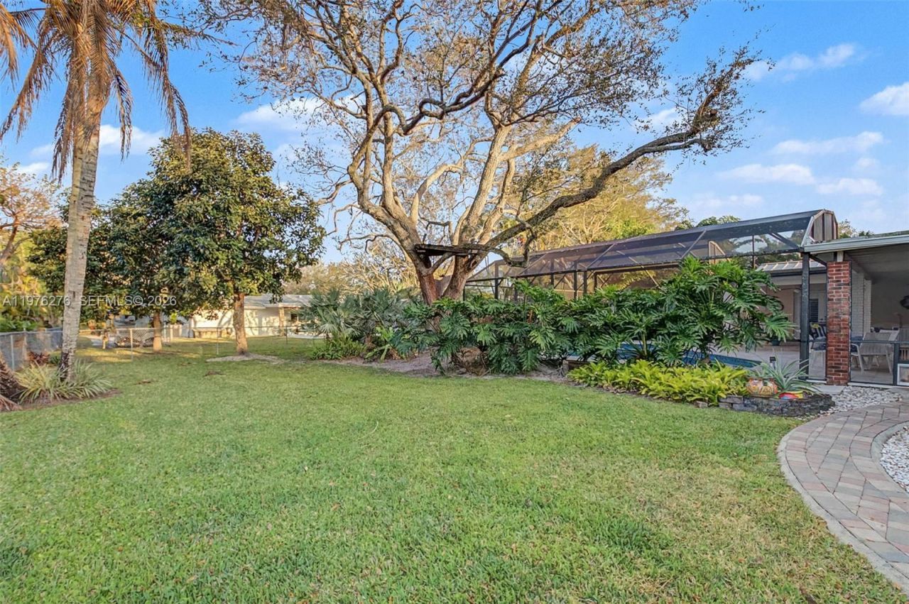 15401 SW 81 Av , Palmetto Bay, FL 33157 Photo